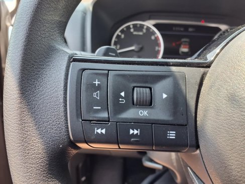 Used 2023 Nissan Rogue SV image 20