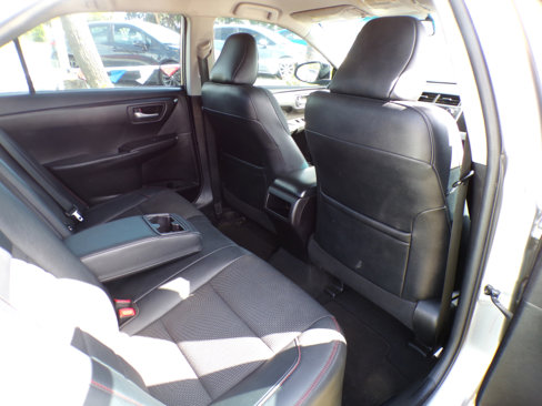 Used 2017 Toyota Camry SE image 23