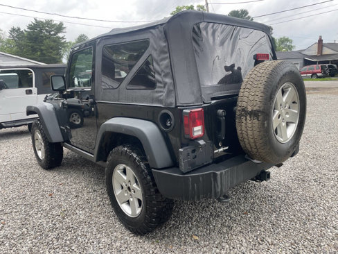 Used 2011 Jeep Wrangler Rubicon w/ Dual Top Group image 9