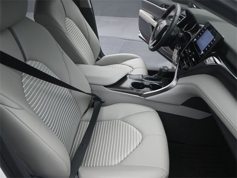 Used 2023 Toyota Camry SE image 15