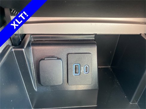 Used 2024 Ford Explorer XLT w/ Equipment Group 202A image 32