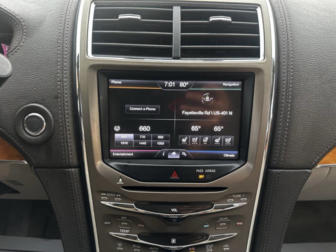 Used 2012 Lincoln MKX AWD image 30