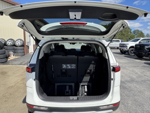 Used 2022 Kia Carnival LX image 29