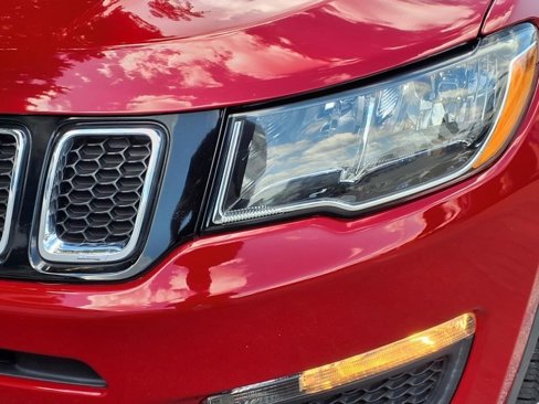 Used 2018 Jeep Compass Sport image 30