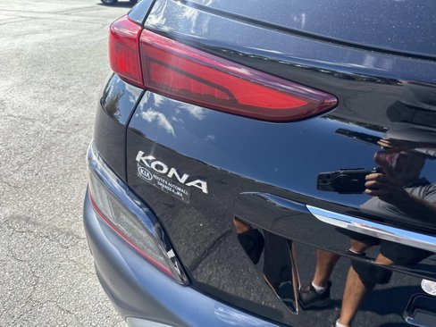Used 2022 Hyundai Kona Limited image 5