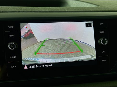 Used 2022 Volkswagen Taos SE image 13