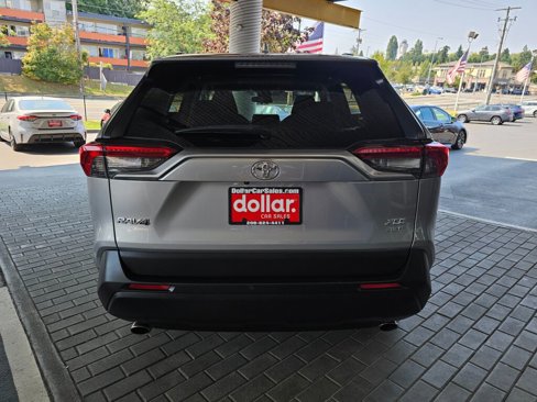 Used 2023 Toyota RAV4 XLE w/ Convenience Package image 4