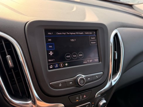 Used 2023 Chevrolet Equinox LT w/ Driver Convenience Package image 16