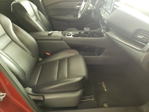 Used 2021 Nissan Rogue SV image 14
