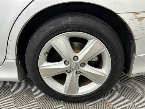 Used 2010 Toyota Camry image 19