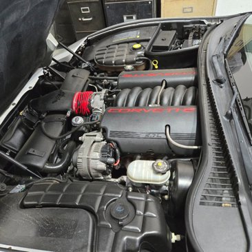Used 2000 Chevrolet Corvette Coupe w/ Roof Pkg image 6