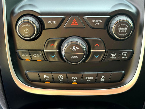Used 2020 Dodge Durango SXT image 18