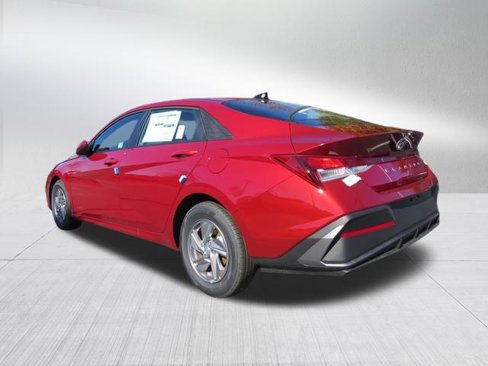 New 2025 Hyundai Elantra SE image 5