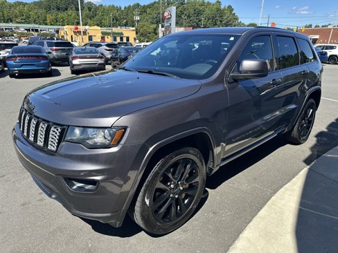 Used 2018 Jeep Grand Cherokee Altitude image 4