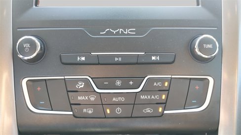 Used 2019 Ford Fusion SE image 28