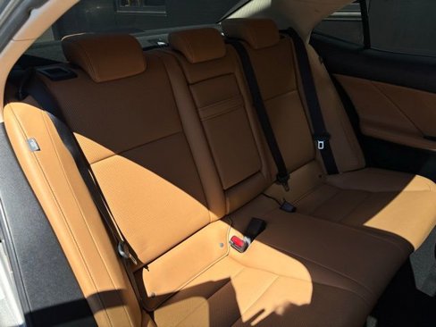 Used 2018 Lexus IS 300 AWD w/ Comfort Package image 32