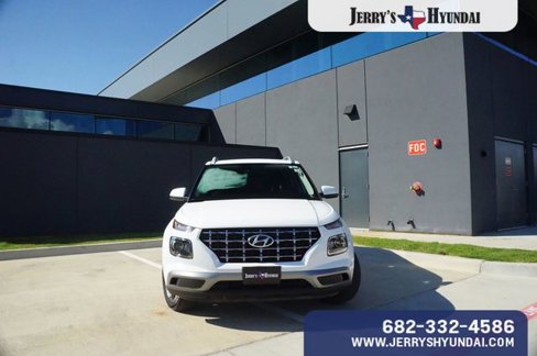 Used 2022 Hyundai Venue SEL w/ Cargo Package image 2