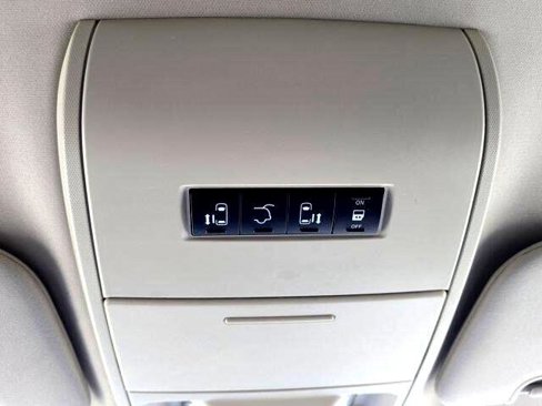 Used 2014 Dodge Grand Caravan SXT image 29
