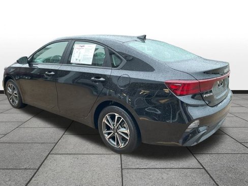 Used 2024 Kia Forte LXS image 3