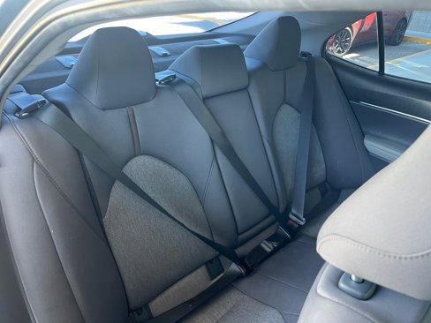 Used 2020 Toyota Camry LE image 18
