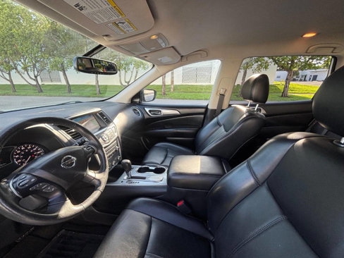 Used 2019 Nissan Pathfinder SL image 12