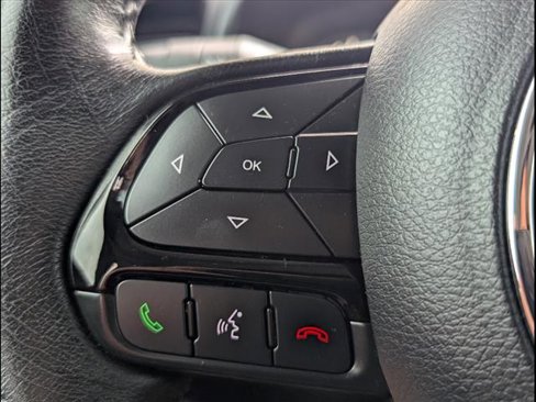 Used 2016 Jeep Renegade Latitude image 14
