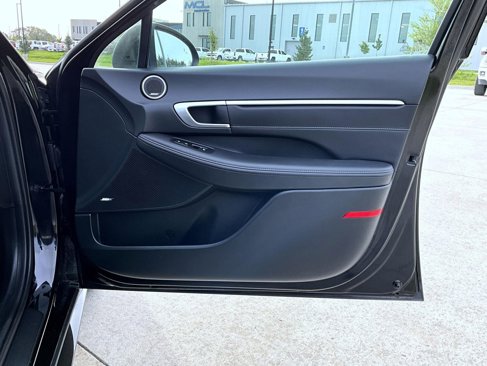 Used 2022 Hyundai Sonata Limited image 17