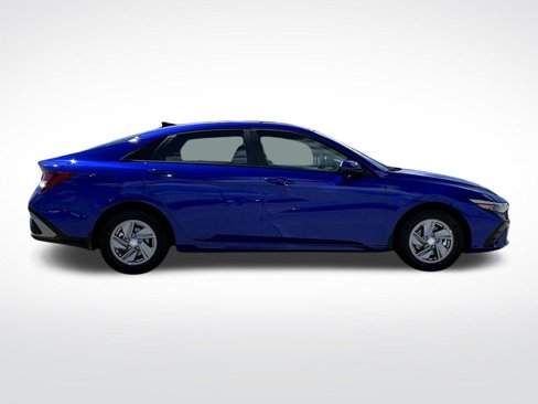 New 2025 Hyundai Elantra SE image 5