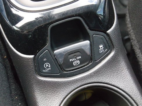 Used 2018 Jeep Compass Latitude image 25