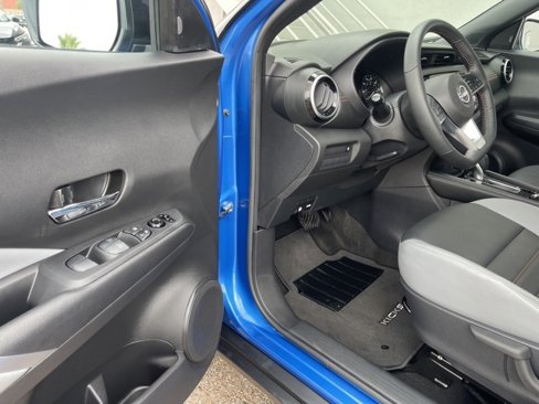 Used 2023 Nissan Kicks SR image 19