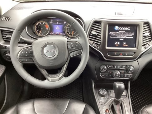 Used 2022 Jeep Cherokee Trailhawk image 18
