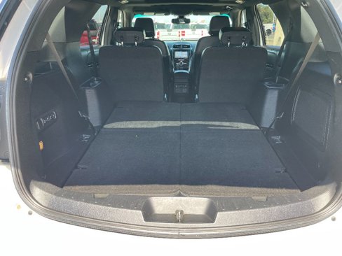 Used 2017 Ford Explorer Platinum image 36