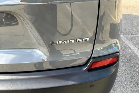 Used 2020 Jeep Cherokee Limited image 9
