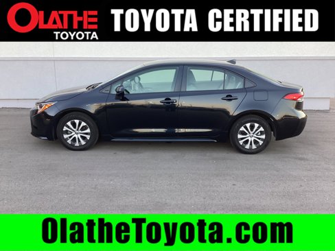 Certified 2021 Toyota Corolla LE image 1