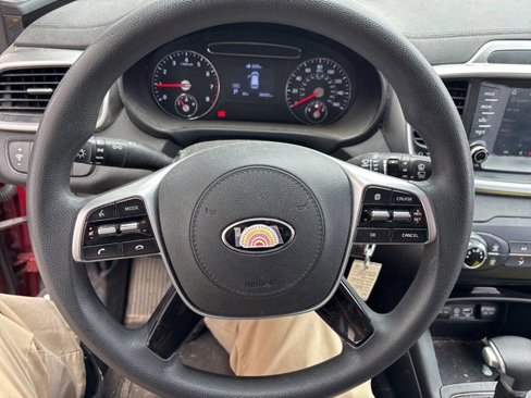 Used 2020 Kia Sorento LX image 9