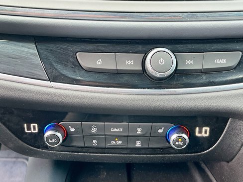 Used 2020 Buick Enclave Preferred w/ LPO, Luxury Package image 13