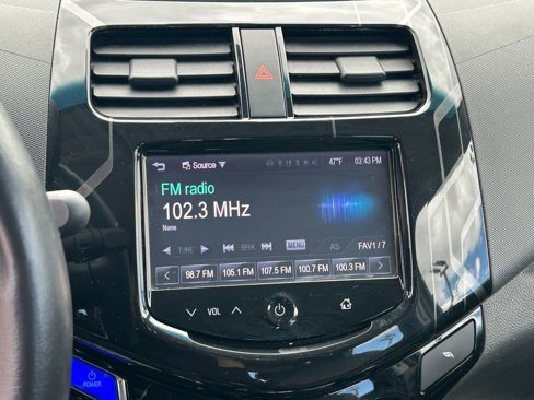Used 2015 Chevrolet Spark LT image 31