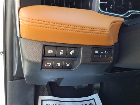 Certified 2020 Toyota Avalon Limited w/ Advanced Safety Package image 19
