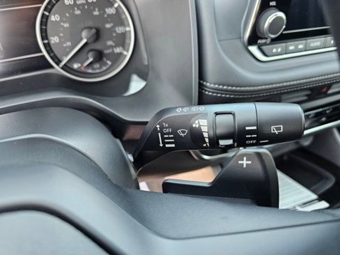 New 2025 Nissan Rogue S image 32