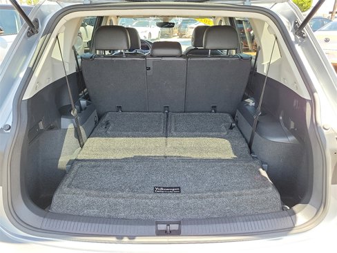 Used 2022 Volkswagen Tiguan SE image 22