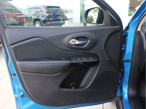 Certified 2020 Jeep Cherokee Latitude Plus image 9