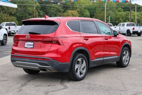 Used 2021 Hyundai Santa Fe SE image 3