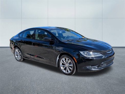 Used 2016 Chrysler 200 S w/ Navigation & Sound Group I image 4