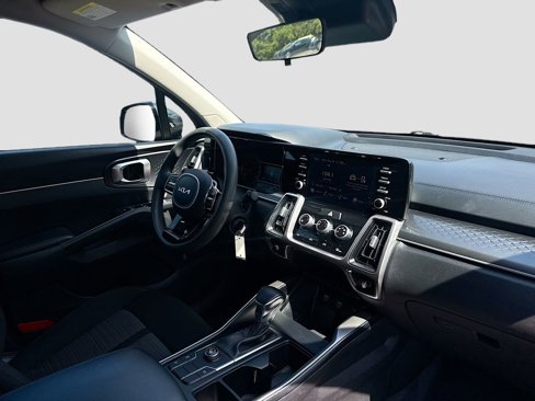 Used 2022 Kia Sorento LX image 28