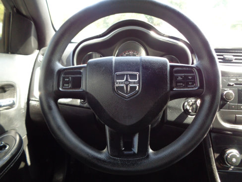 Used 2013 Dodge Avenger SE image 20