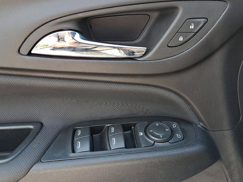 Certified 2022 Chevrolet Equinox RS w/ RS Leather Package image 12