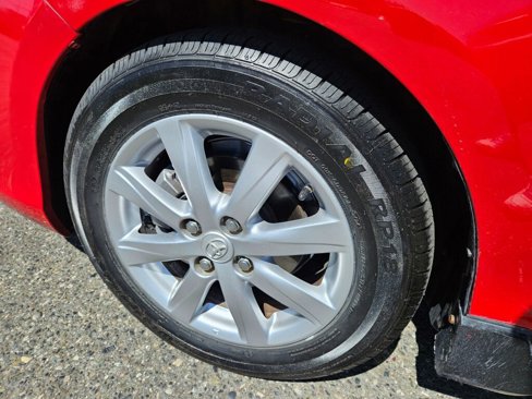 Used 2017 Toyota Prius C Three image 10