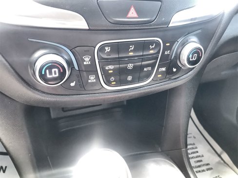 Used 2021 Chevrolet Equinox LT image 18