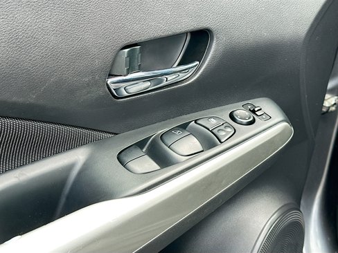 Certified 2020 Nissan Kicks SV image 16