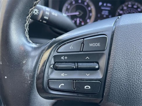 Used 2022 Hyundai Venue SEL image 26